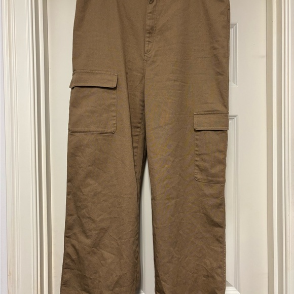 Quince Women's Wide Leg Tan Cargo Pants - Picture 2 of 8